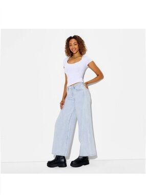 NWT Light Blue Wide-Leg Jeans with Side Lace Trim - Women
